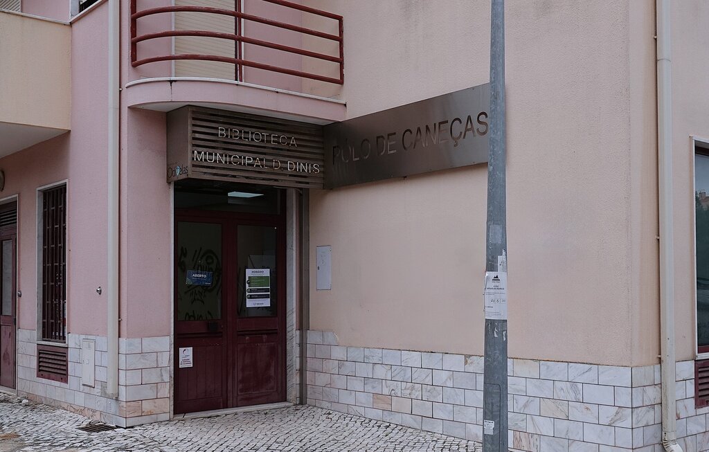 Biblioteca Municipal D. Dinis (Polo de Caneças)