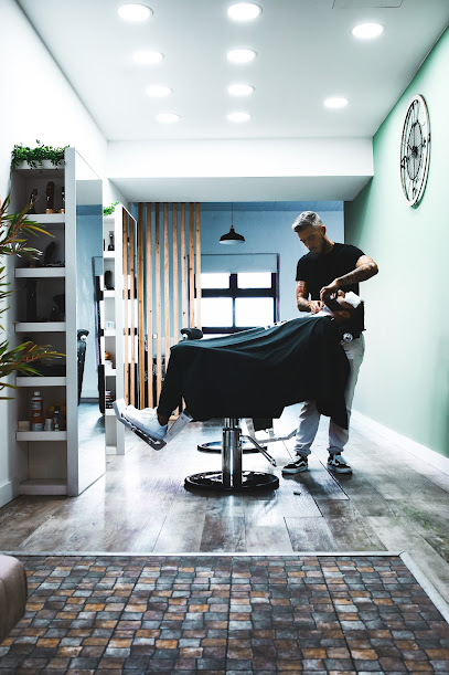 Lucky Bastard, Barbearia, Odivelas